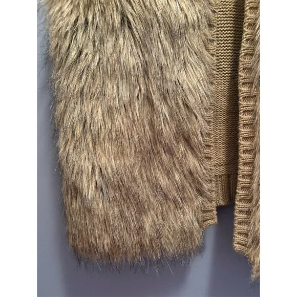 Xhilaration Sweater Vest Womens Size M Brown Faux Fur Open Front Knit - Picture 3 of 8